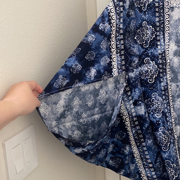HP 3/28/23!! NWT Blue Pattern and Tie Dye Cover Up Kimono - Picture 6 of 9